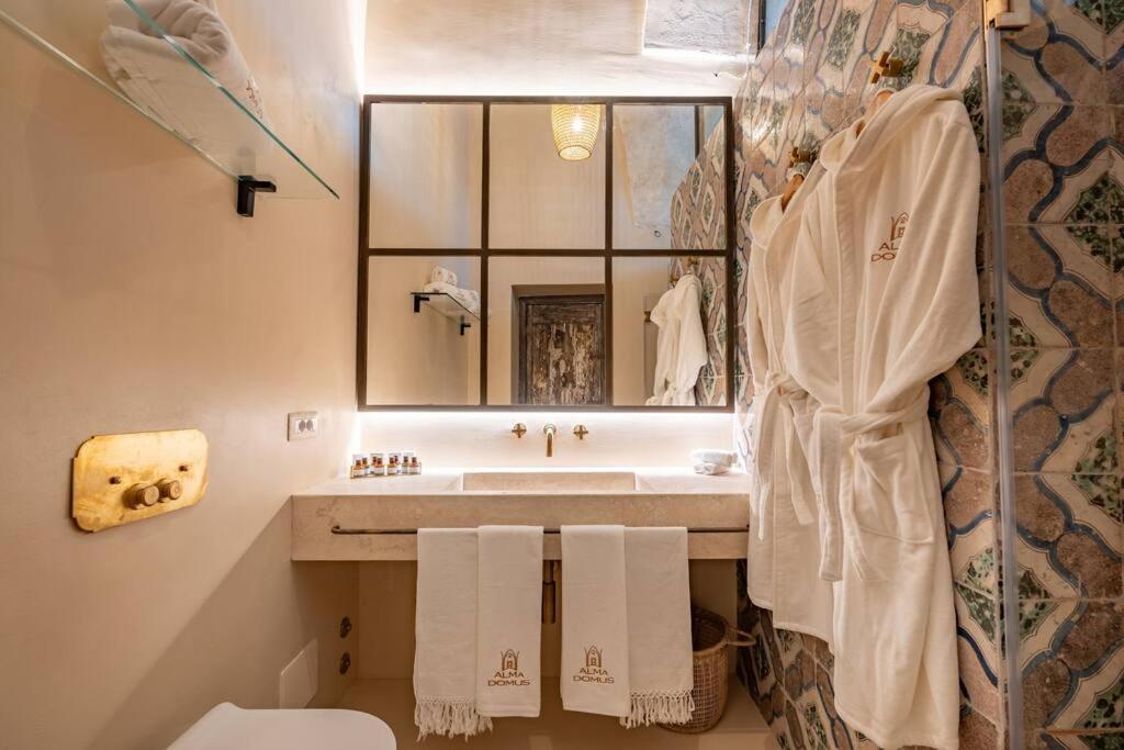 Alma Domus Ancient House Recently Opened Appartamento